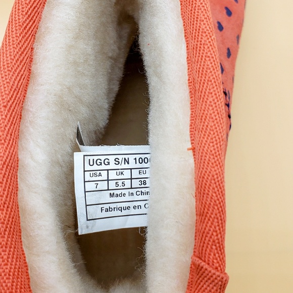 UGG boots orange-red heart. Women size 7 - Picture 4 of 8